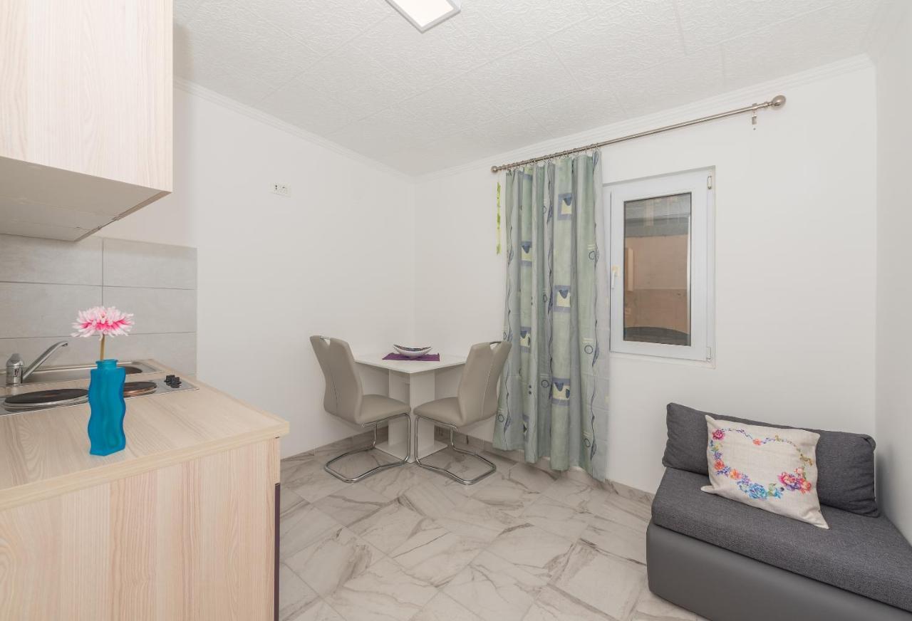Apartment Calla *
